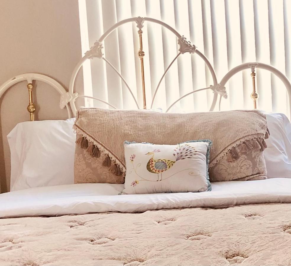 Villa Olivia Guest Rooms Холивуд Екстериор снимка