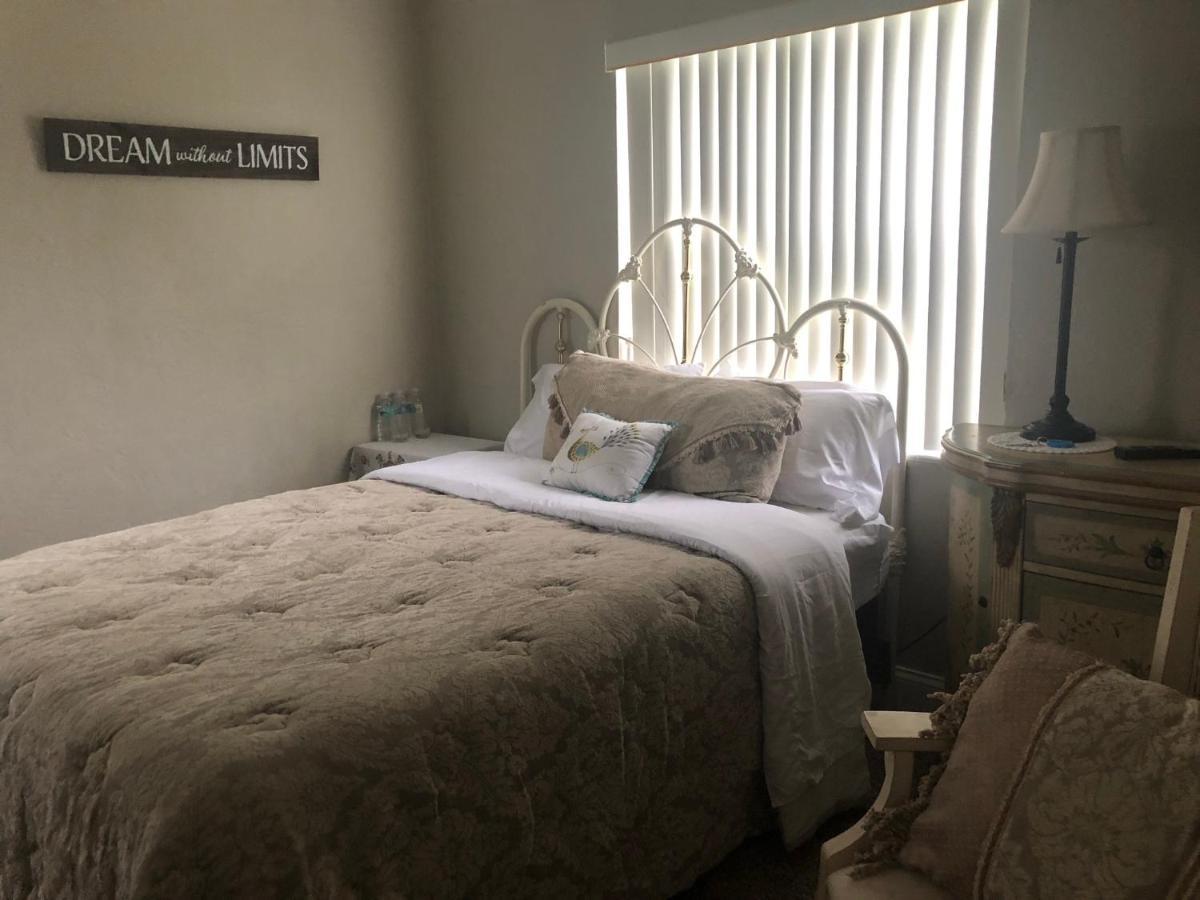 Villa Olivia Guest Rooms Холивуд Екстериор снимка