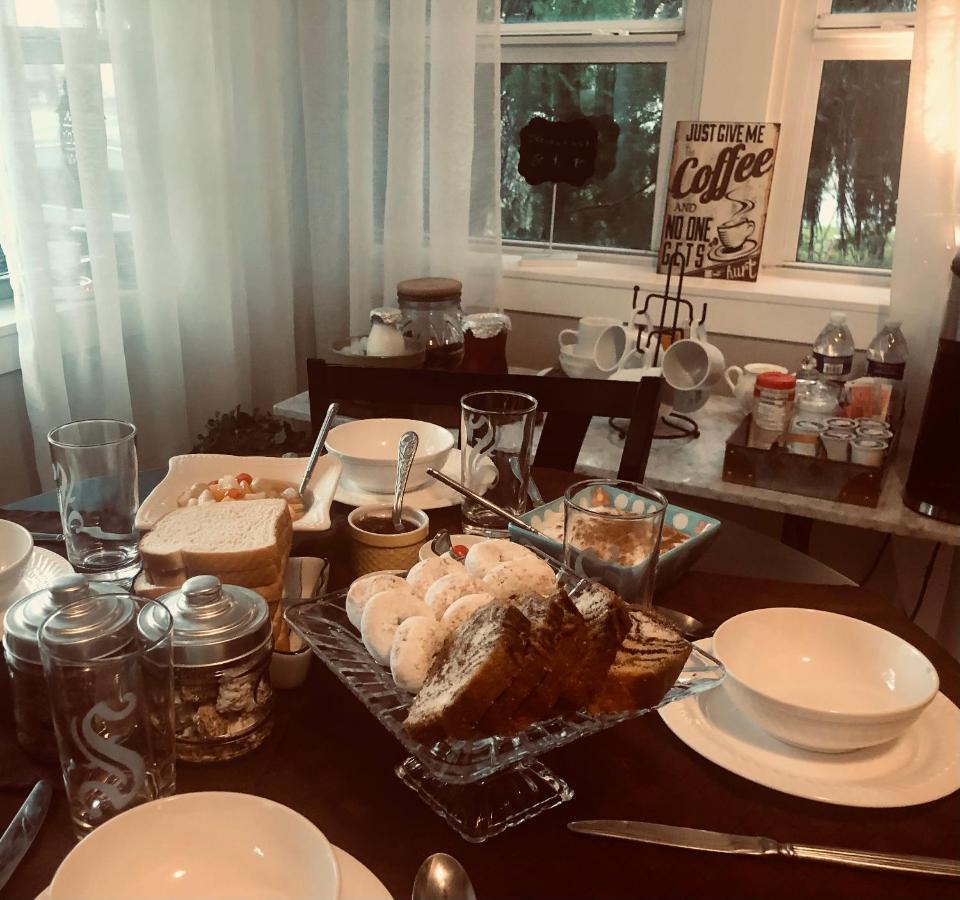 Villa Olivia Guest Rooms Холивуд Екстериор снимка