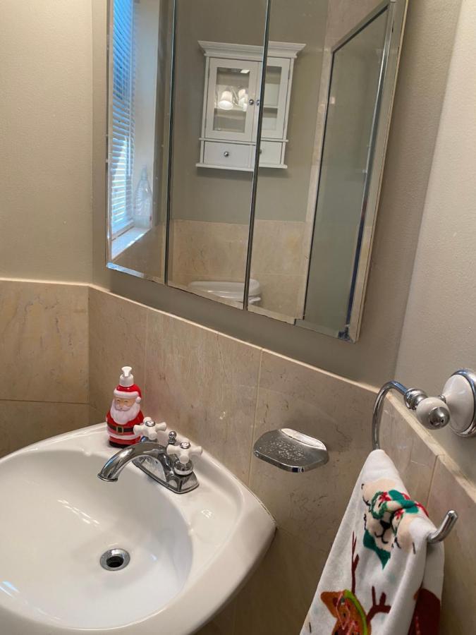 Villa Olivia Guest Rooms Холивуд Екстериор снимка