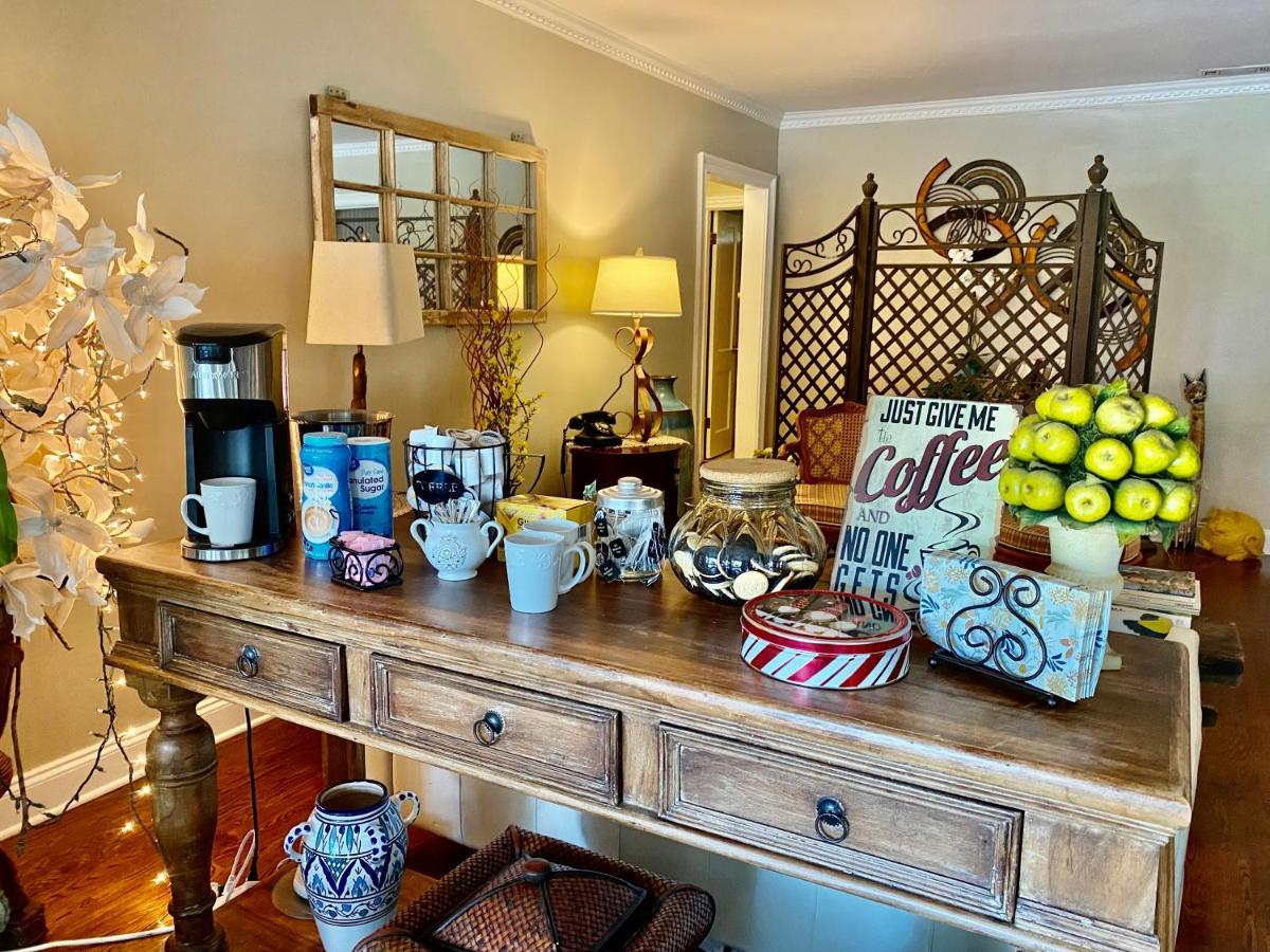 Villa Olivia Guest Rooms Холивуд Екстериор снимка