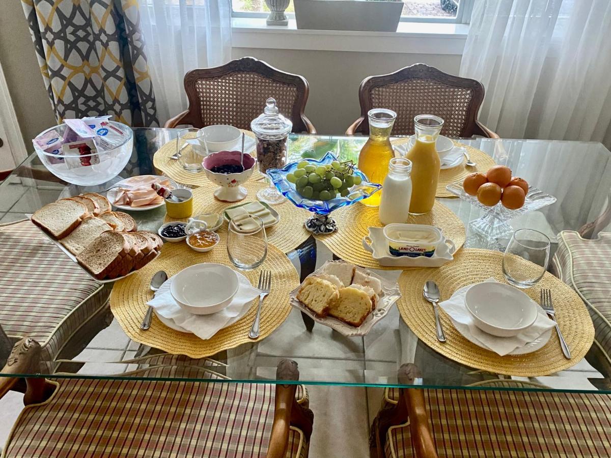 Villa Olivia Guest Rooms Холивуд Екстериор снимка
