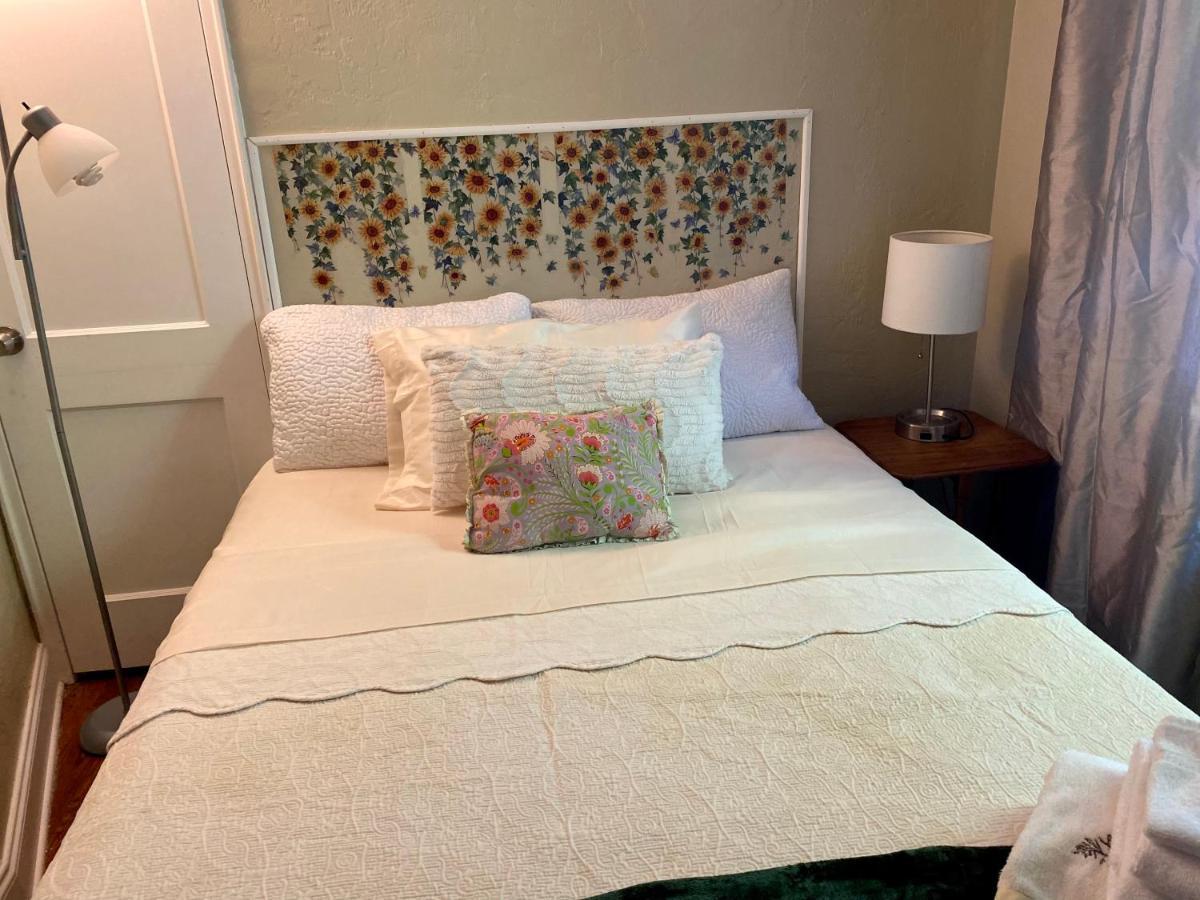 Villa Olivia Guest Rooms Холивуд Екстериор снимка