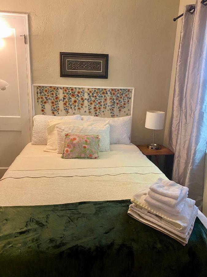 Villa Olivia Guest Rooms Холивуд Екстериор снимка