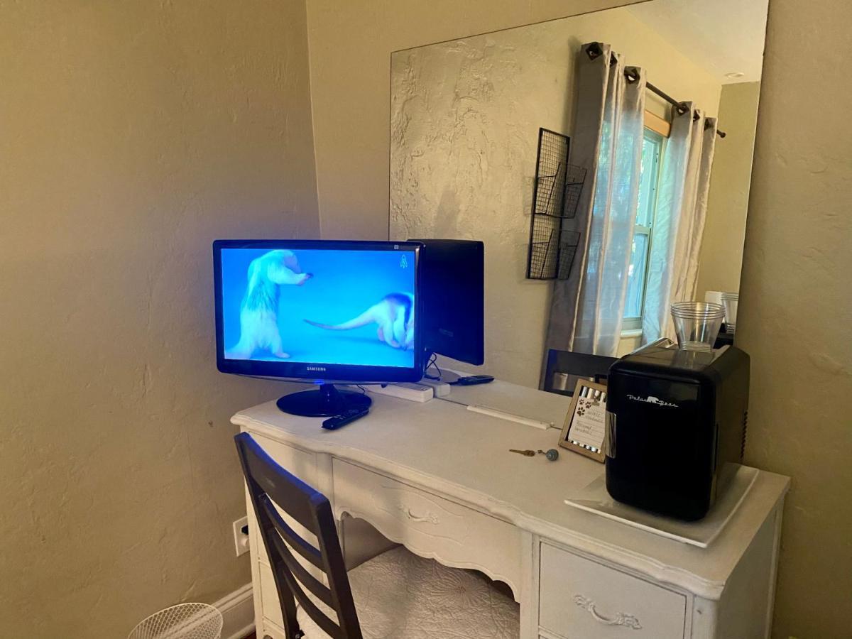 Villa Olivia Guest Rooms Холивуд Екстериор снимка